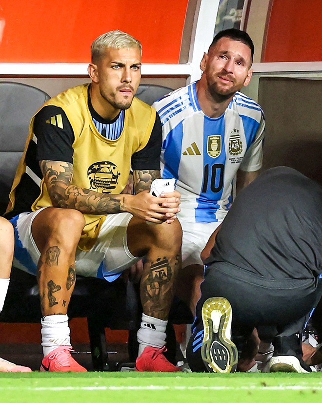 Hình ảnh Messi khóc trong khoảnh khắc đầy tiếc nuối