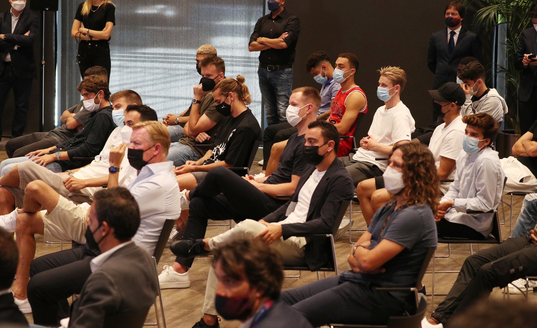 Hình ảnh ảnh Messi khóc trong sự nghiệp bóng đá. Khoảnh khắc xúc động của Messi.