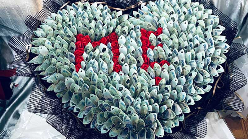 Hoa làm từ tiền 500k sáng tạo