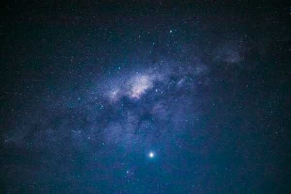 Background galaxy tông màu đen sâu thẳm