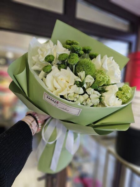 Cảnh sát phong tỏa và khám nghiệm khu vực phát hiện thi thể nạn nhân