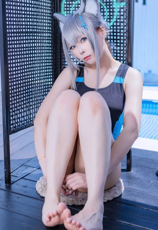 Cosplay Shiroko với biểu cảm "chất" và cuốn hút