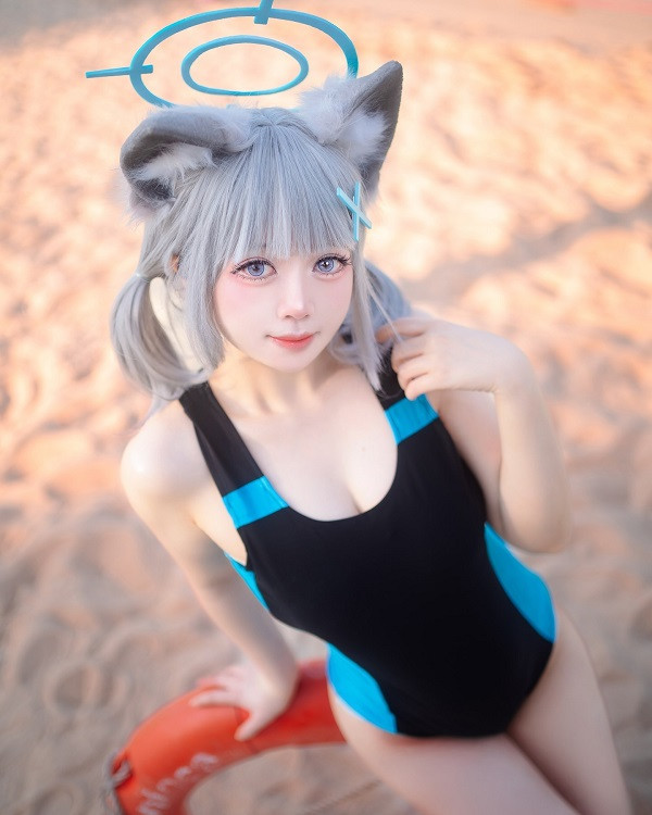 Cosplay Shiroko với tone màu lạnh đầy huyền bí