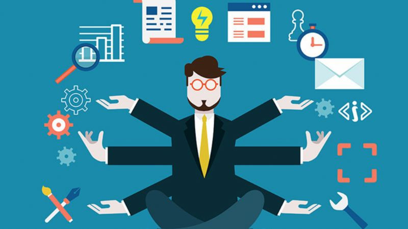 Một ứng viên tự tin trong buổi phỏng vấn, biểu thị lợi thế cạnh tranh khi ứng tuyển sau khi có kinh nghiệm thực tập.
