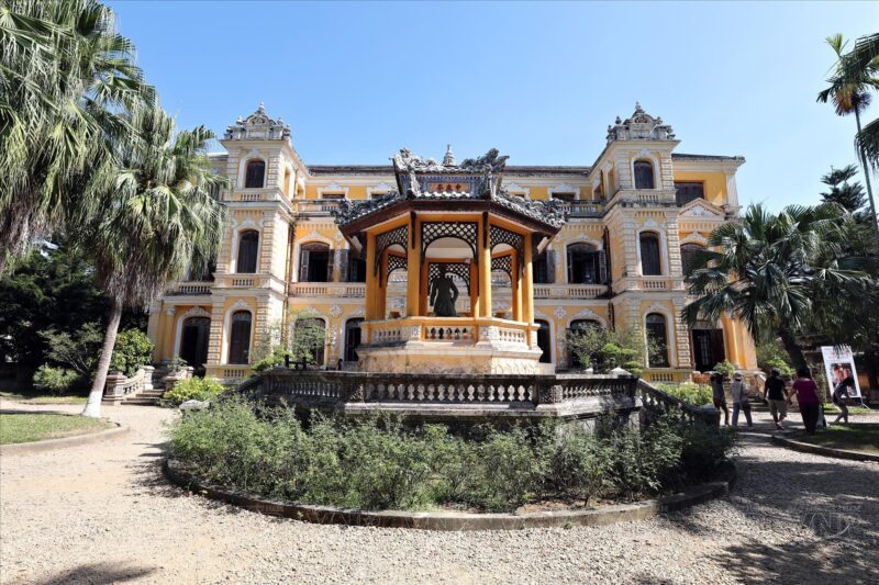 Một tác phẩm hội họa tiêu biểu của mỹ thuật hiện đại Việt Nam thời kỳ đầu thế kỷ 20 với sự giao thoa văn hóa