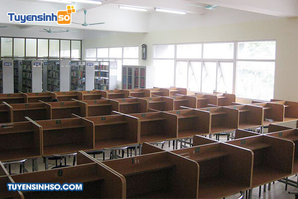 Thư viện hiện đại tại Đại học Kinh tế Kỹ thuật Công nghiệp Nam Định