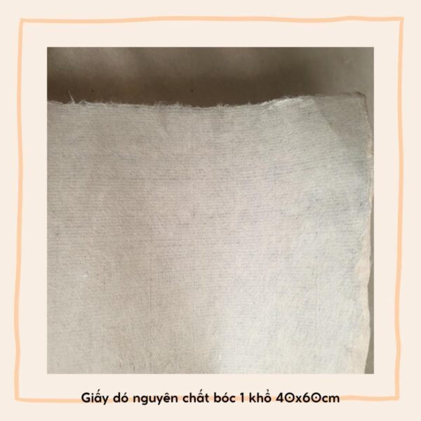 Các loại vật liệu phổ biến để trang trí bìa sách mỹ thuật lớp 8 như màu vẽ, giấy thủ công, keo dán