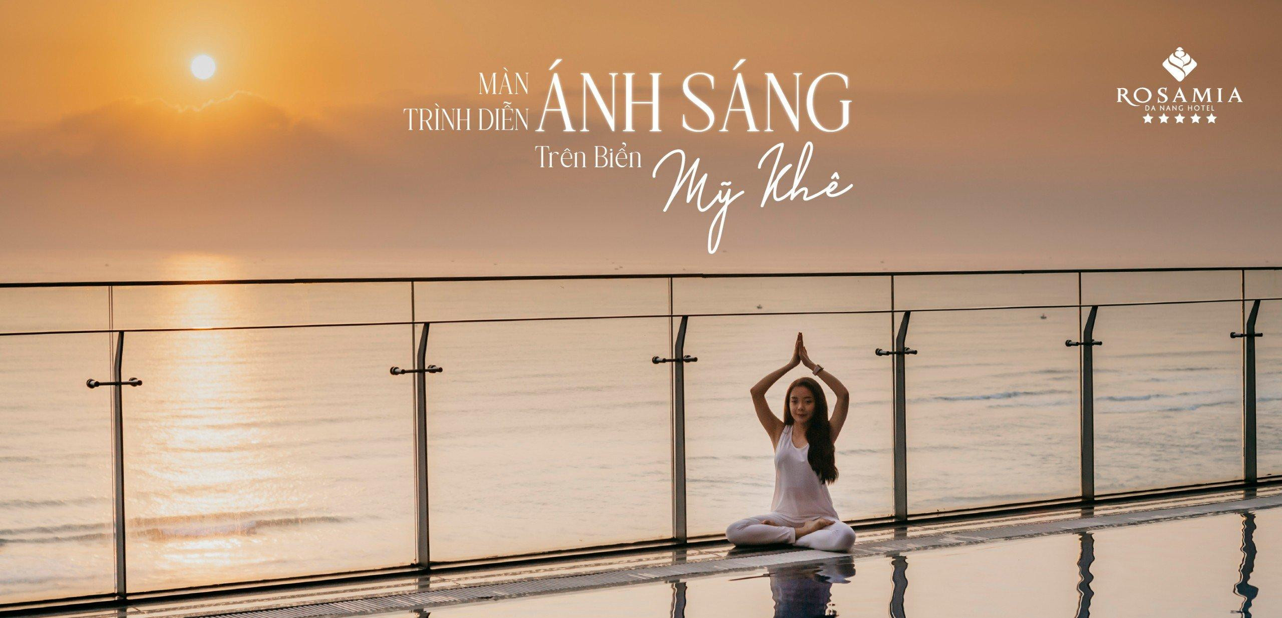 Ý tưởng vẽ tranh phong cảnh bình minh trên biển với mặt trời nhô lên và ánh sáng vàng dịu