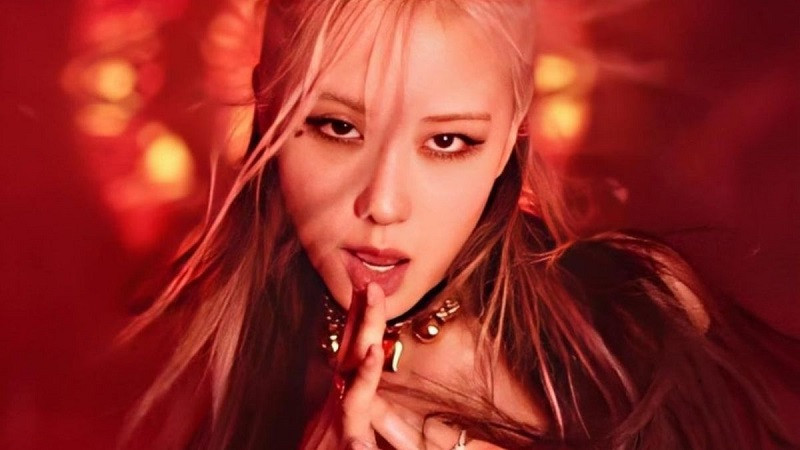 Ảnh Rose Blackpink chụp hình quảng cáo phong cách