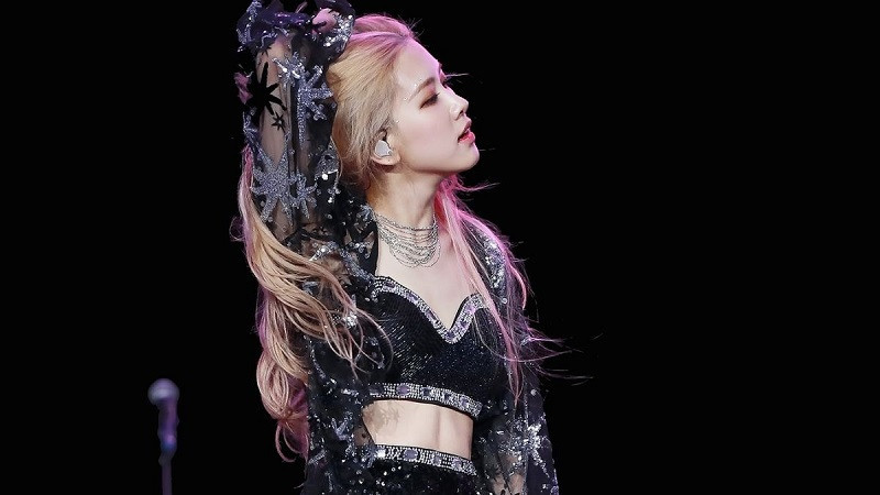 Ảnh Rose Blackpink với ánh mắt hút hồn