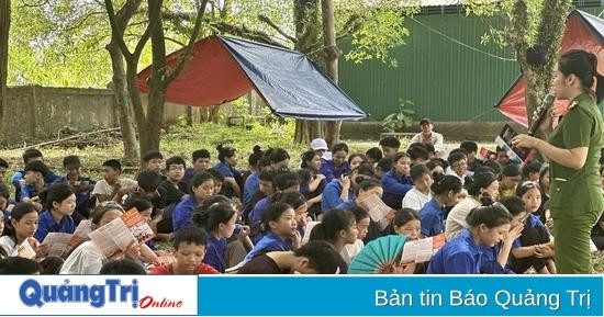 Tranh vẽ tuyên truyền phòng chống ma túy thể hiện sự quyết tâm của cộng đồng trong việc đẩy lùi tệ nạn